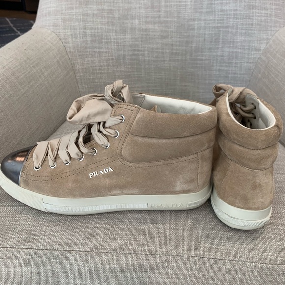 Prada women’s suede shoes with silk laces - Picture 5 of 6